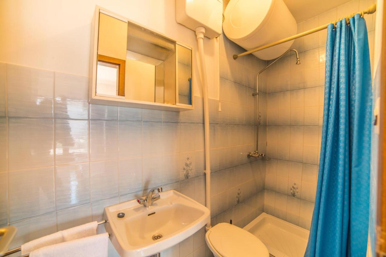 Apartments Antic 4255 Selce Exterior photo